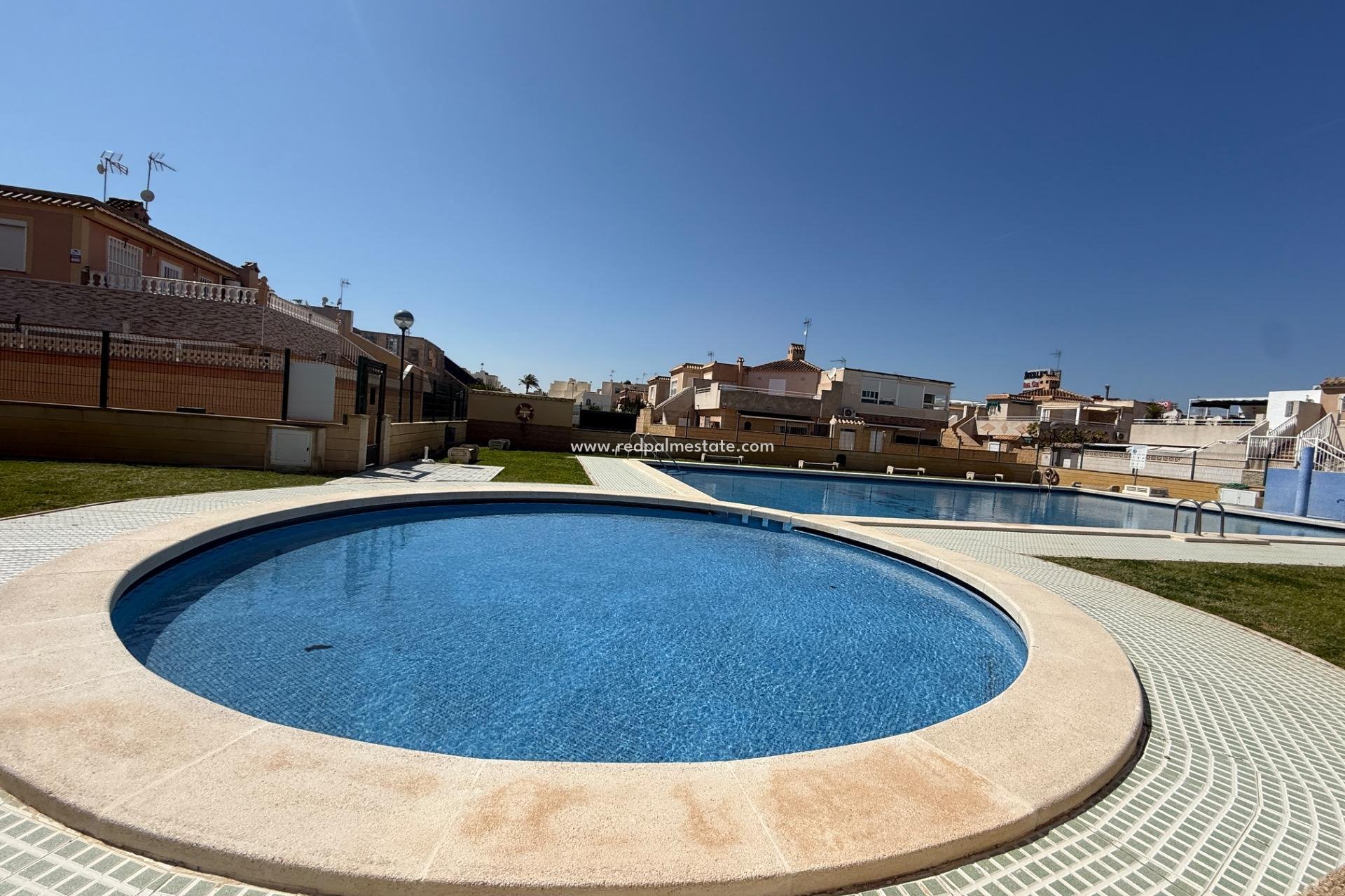 Återförsäljning - Radhus -
Torrevieja - La Siesta - El Salado -  Torreta