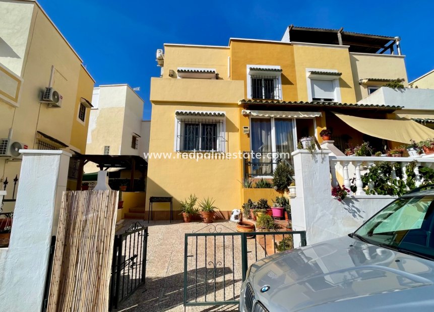 Återförsäljning - Radhus -
Torrevieja - Los Altos