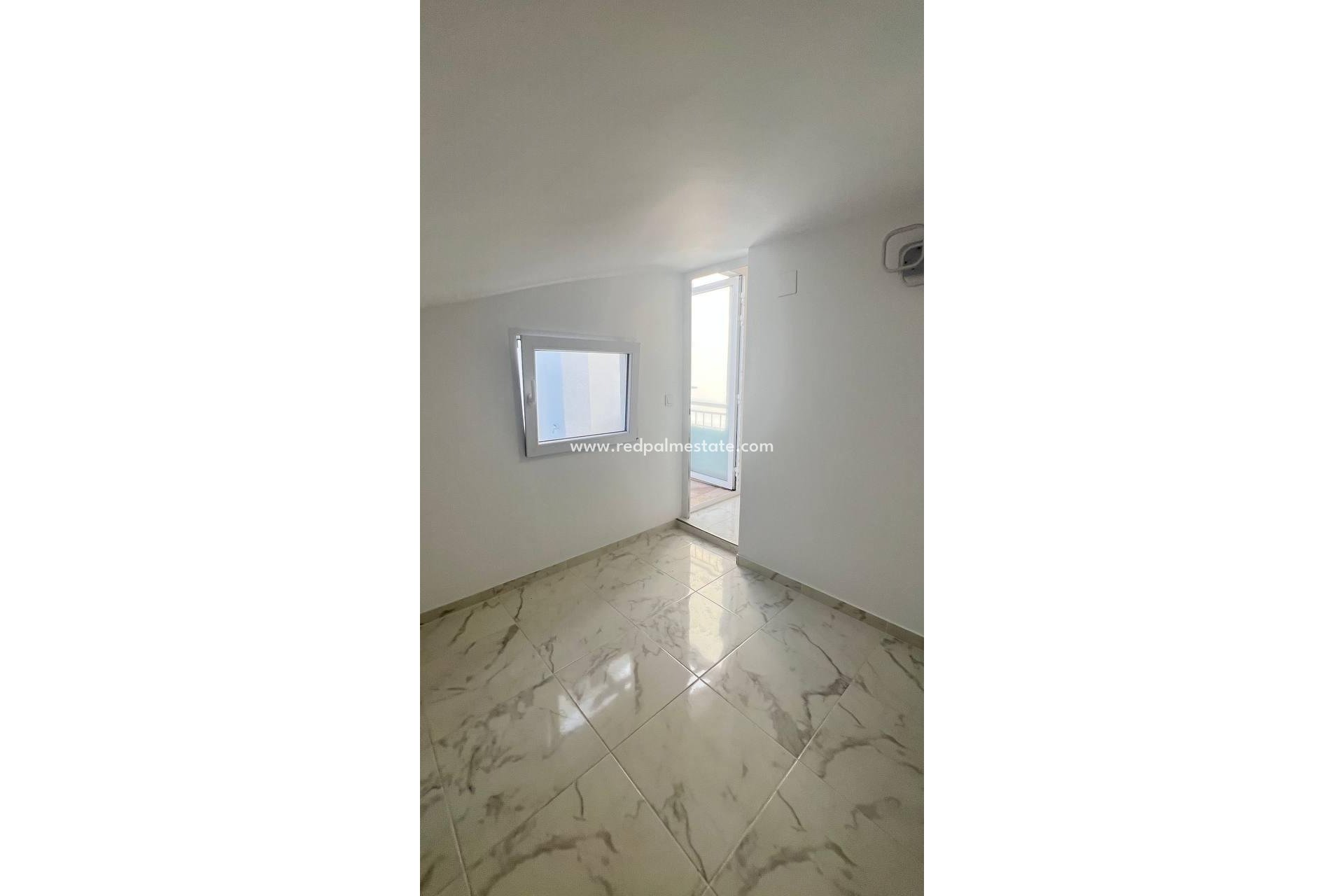 Återförsäljning - Radhus -
Torrevieja - Los balcones