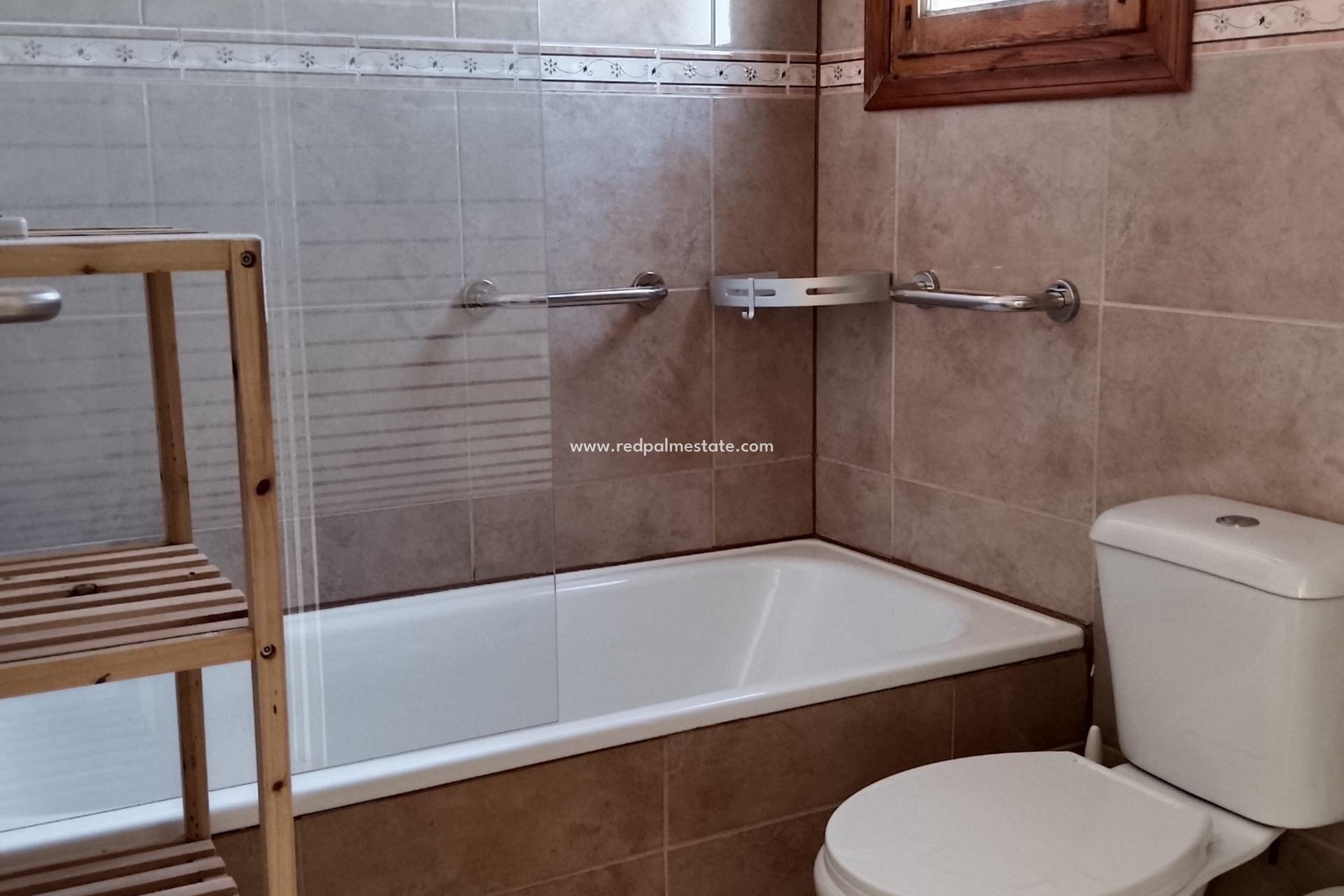 Återförsäljning - Radhus -
Torrevieja - Los balcones