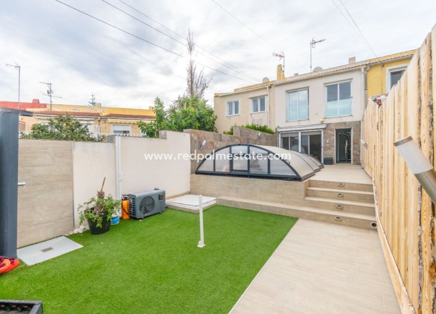 Återförsäljning - Radhus -
Torrevieja - Los balcones