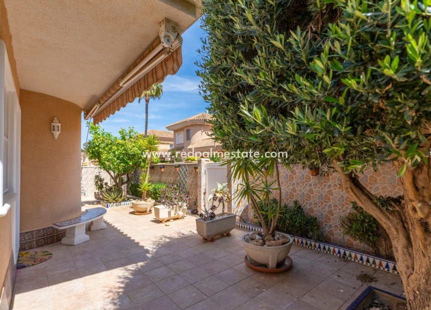 Återförsäljning - Radhus -
Torrevieja - Los balcones