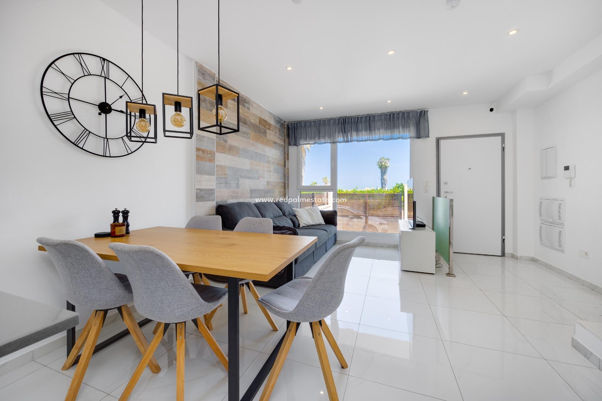 Återförsäljning - Radhus -
Torrevieja - Los balcones
