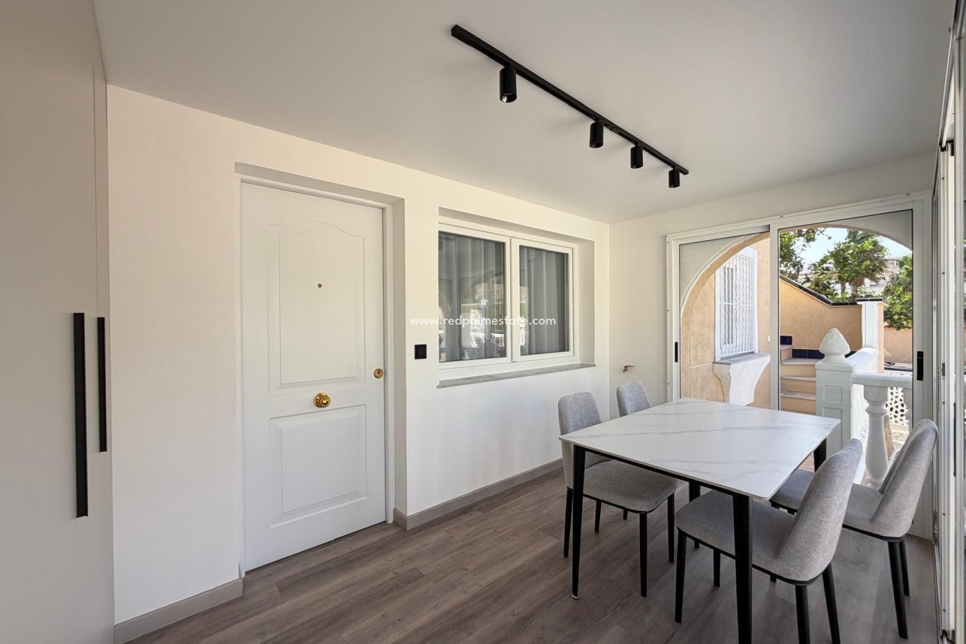 Återförsäljning - Radhus -
Torrevieja - Miramar - Torre Del Moro
