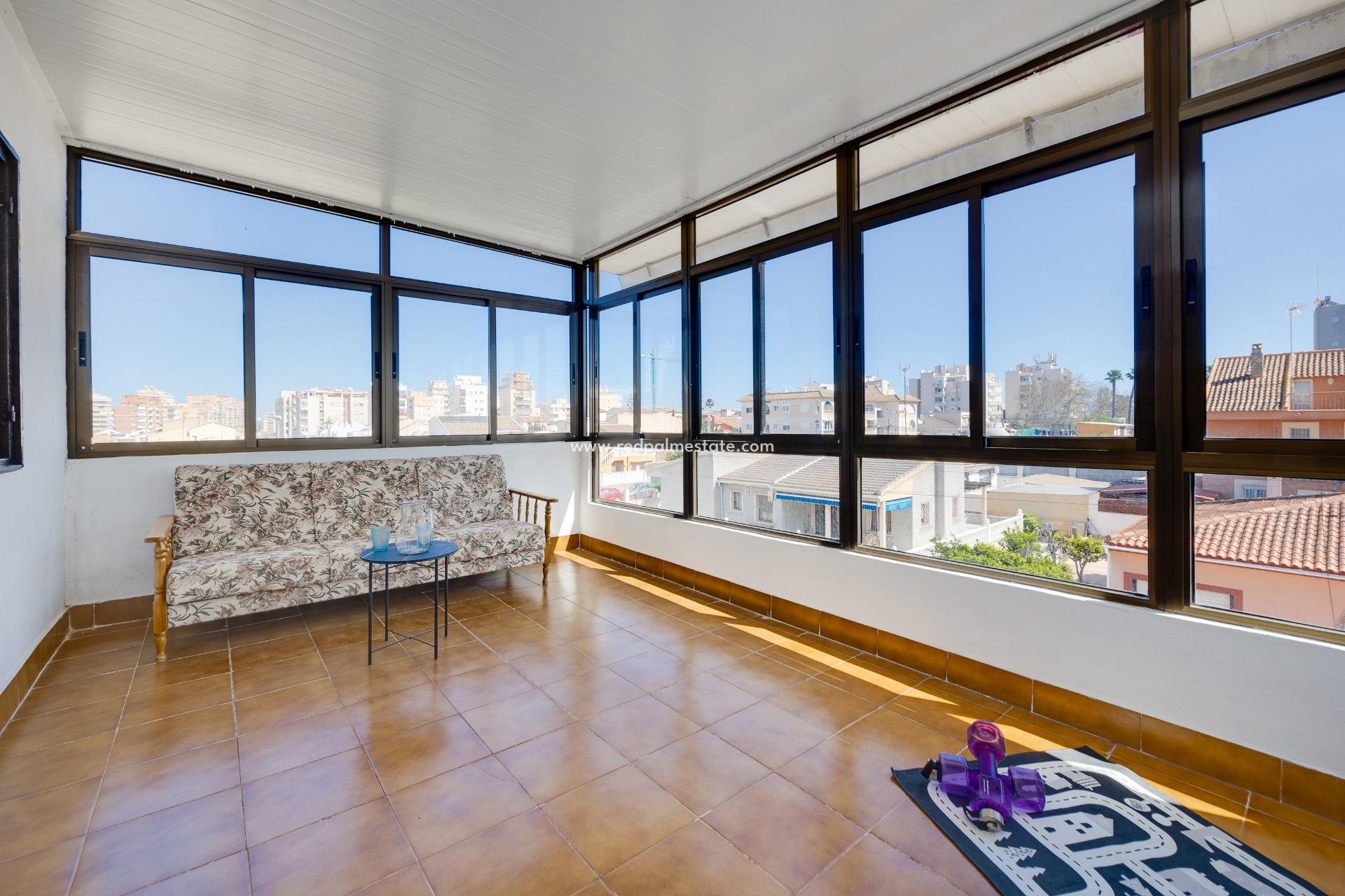 Återförsäljning - Radhus -
Torrevieja - Nueva Torrevieja - Aguas Nuevas