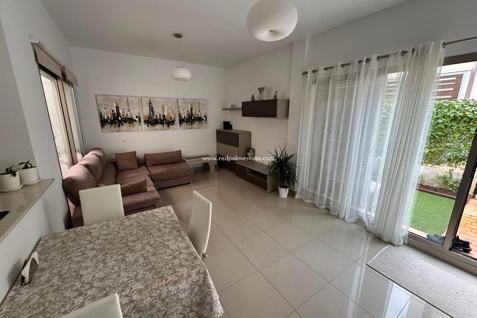 Återförsäljning - Radhus -
Torrevieja - Punta prima