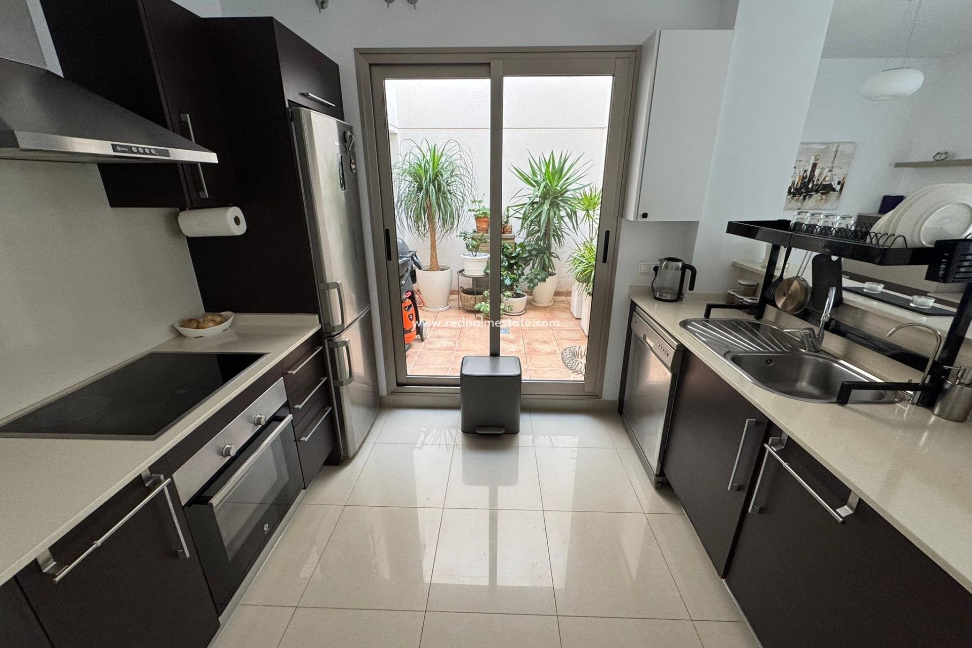Återförsäljning - Radhus -
Torrevieja - Punta prima