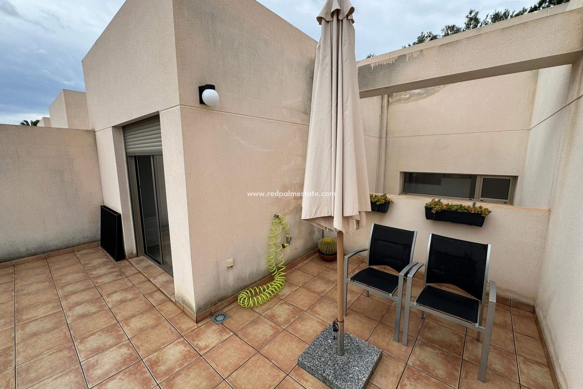 Återförsäljning - Radhus -
Torrevieja - Punta prima