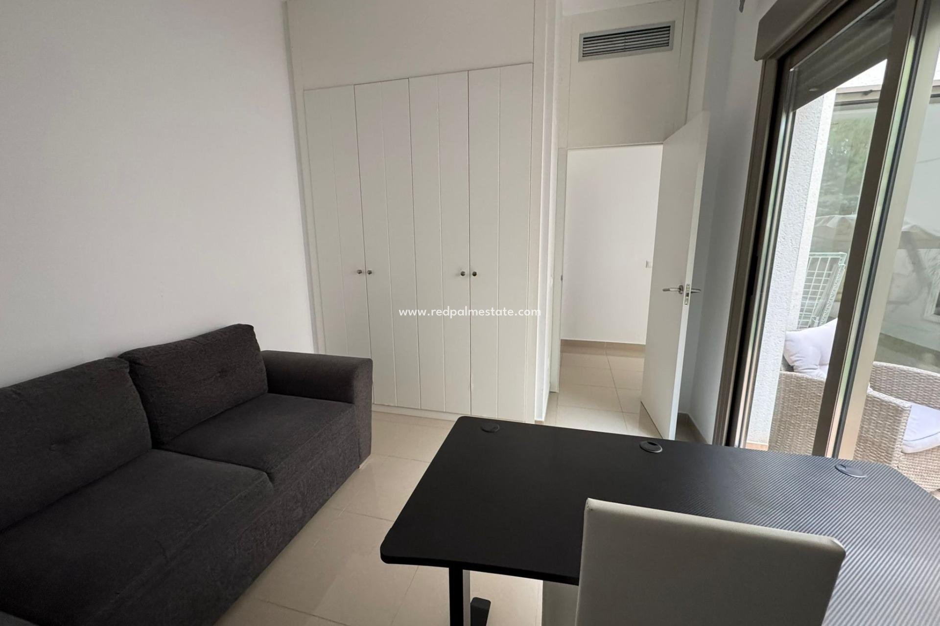 Återförsäljning - Radhus -
Torrevieja - Punta prima