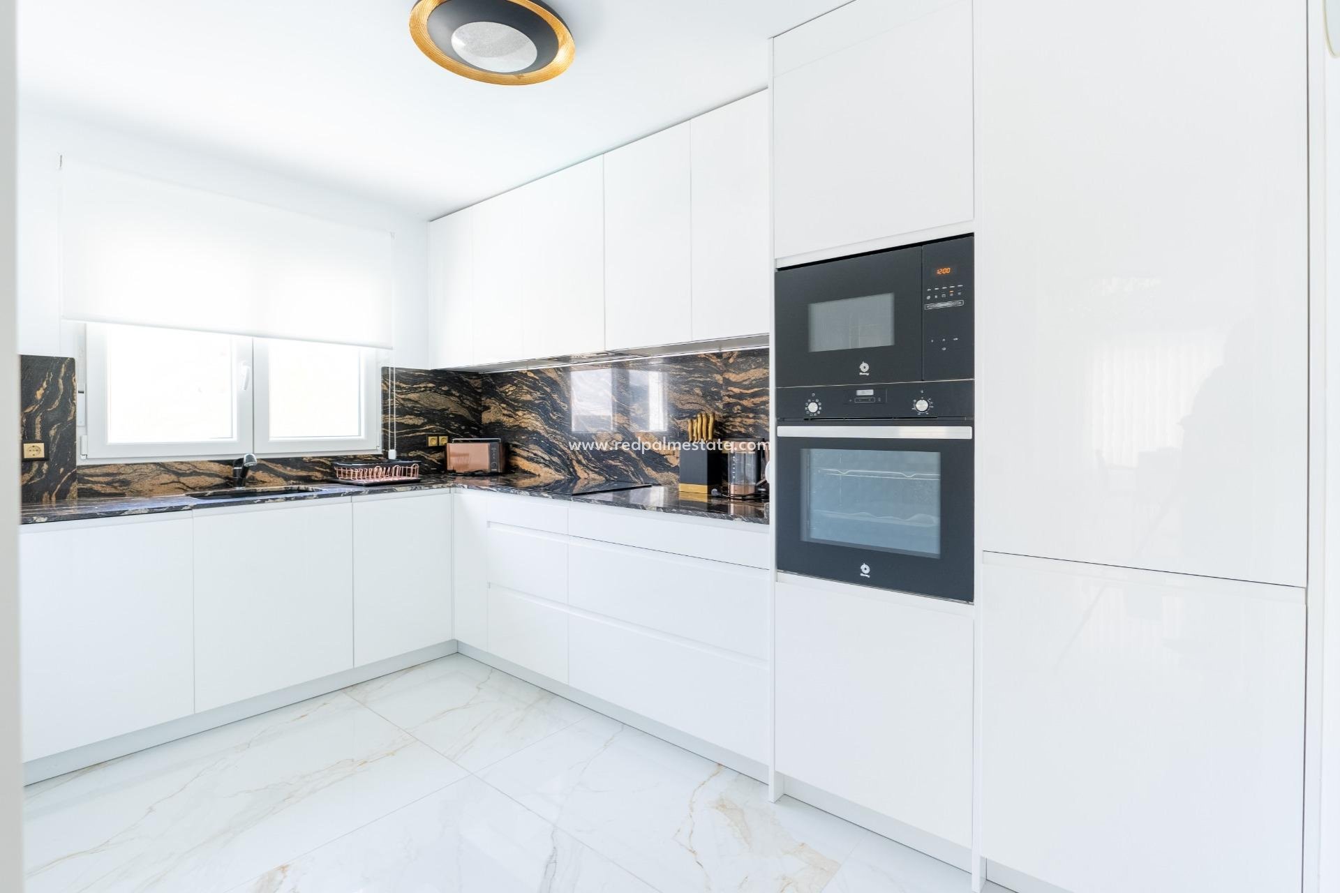 Återförsäljning - Radhus -
Torrevieja - Punta prima