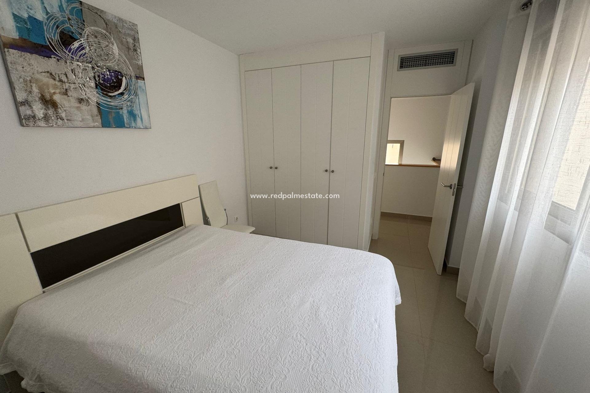 Återförsäljning - Radhus -
Torrevieja - Punta prima