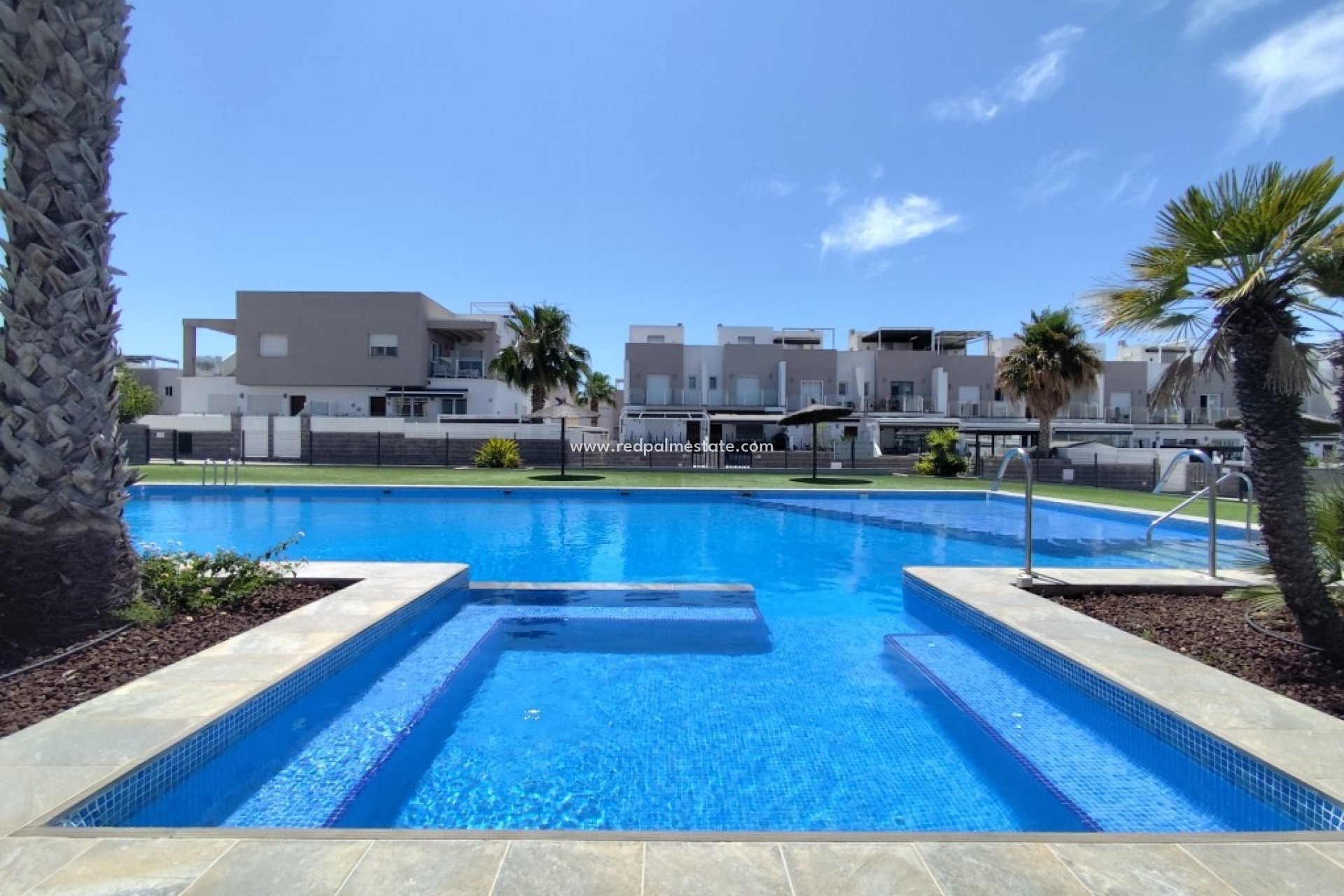 Återförsäljning - Radhus -
Torrevieja