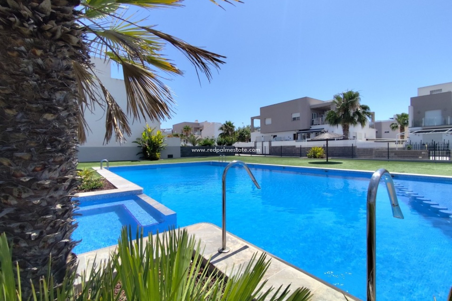 Återförsäljning - Radhus -
Torrevieja