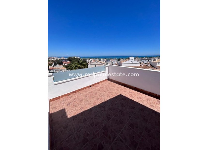 Återförsäljning - Radhus -
Torrevieja
