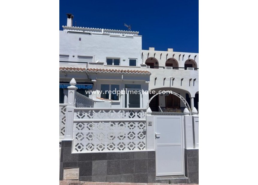 Återförsäljning - Radhus -
Torrevieja