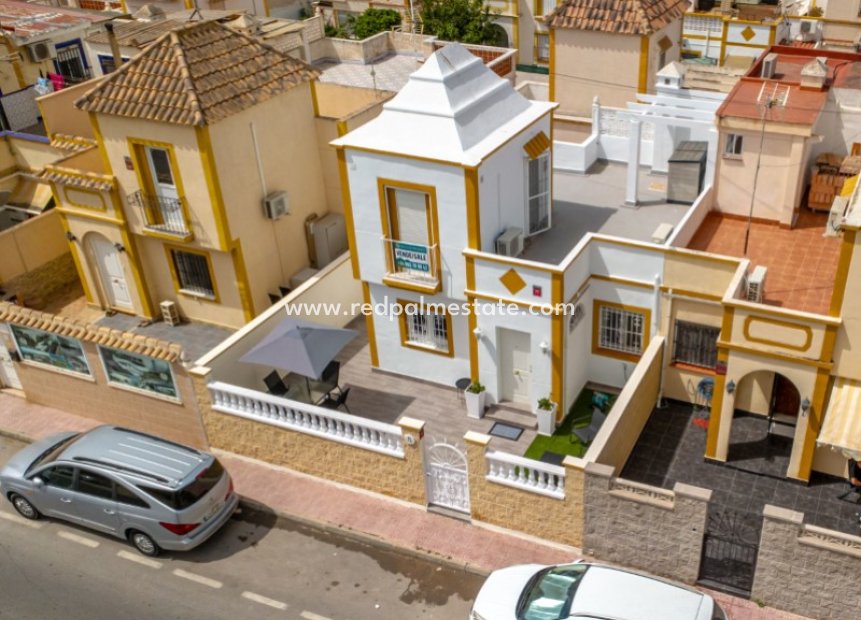Återförsäljning - Radhus -
Torrevieja
