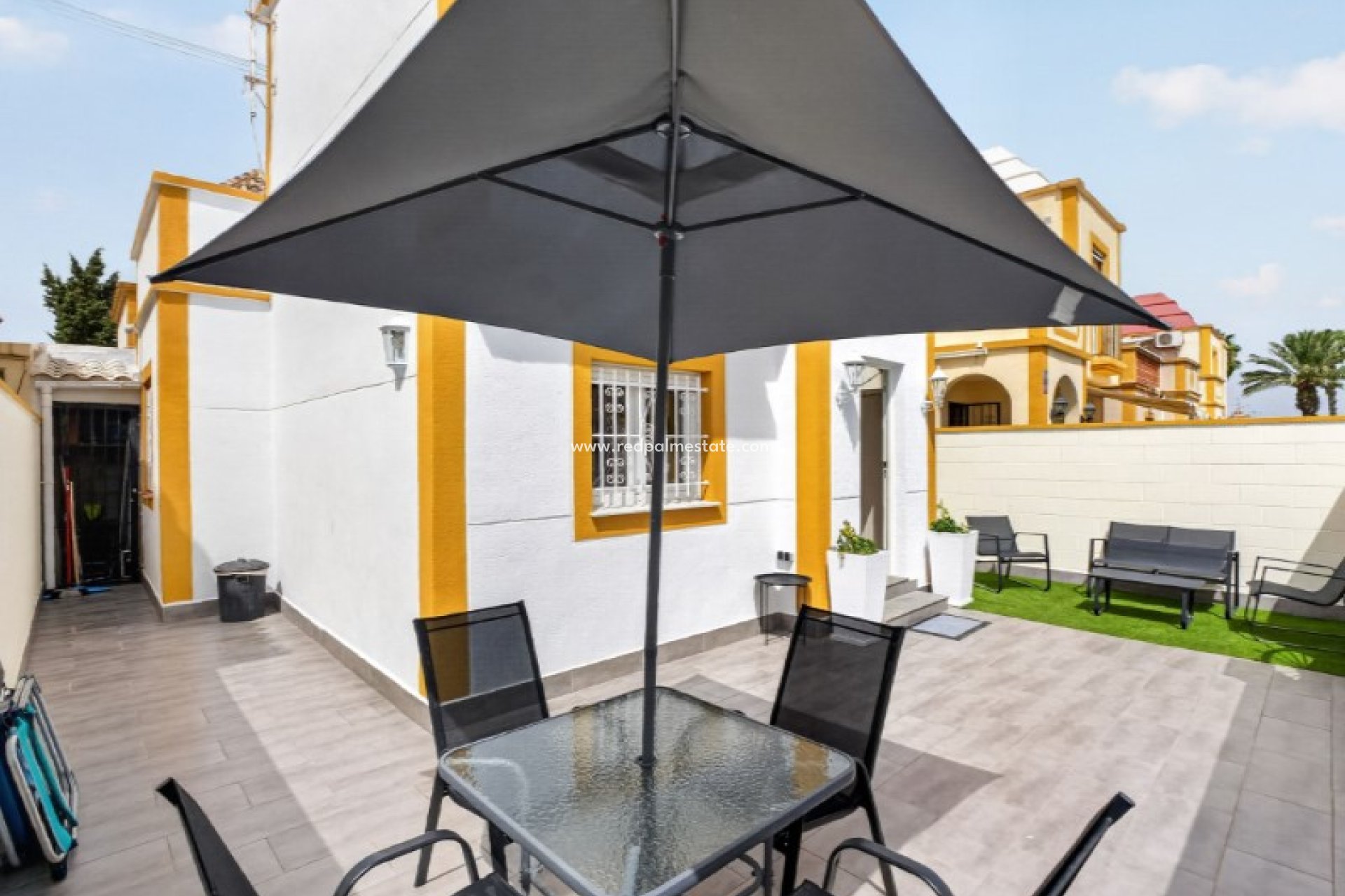 Återförsäljning - Radhus -
Torrevieja
