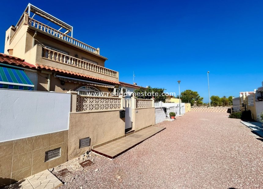 Återförsäljning - Radhus -
Torrevieja