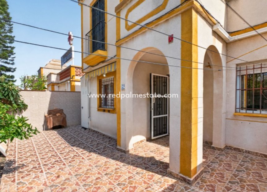 Återförsäljning - Radhus -
Torrevieja