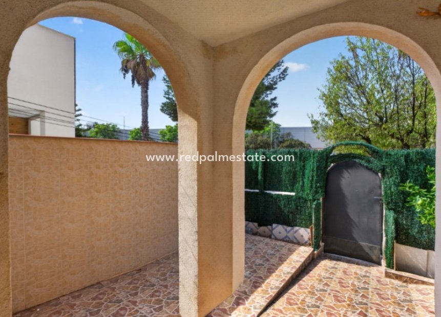Återförsäljning - Radhus -
Torrevieja