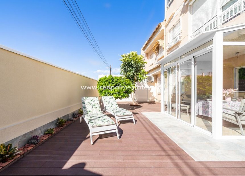 Återförsäljning - Radhus -
Torrevieja