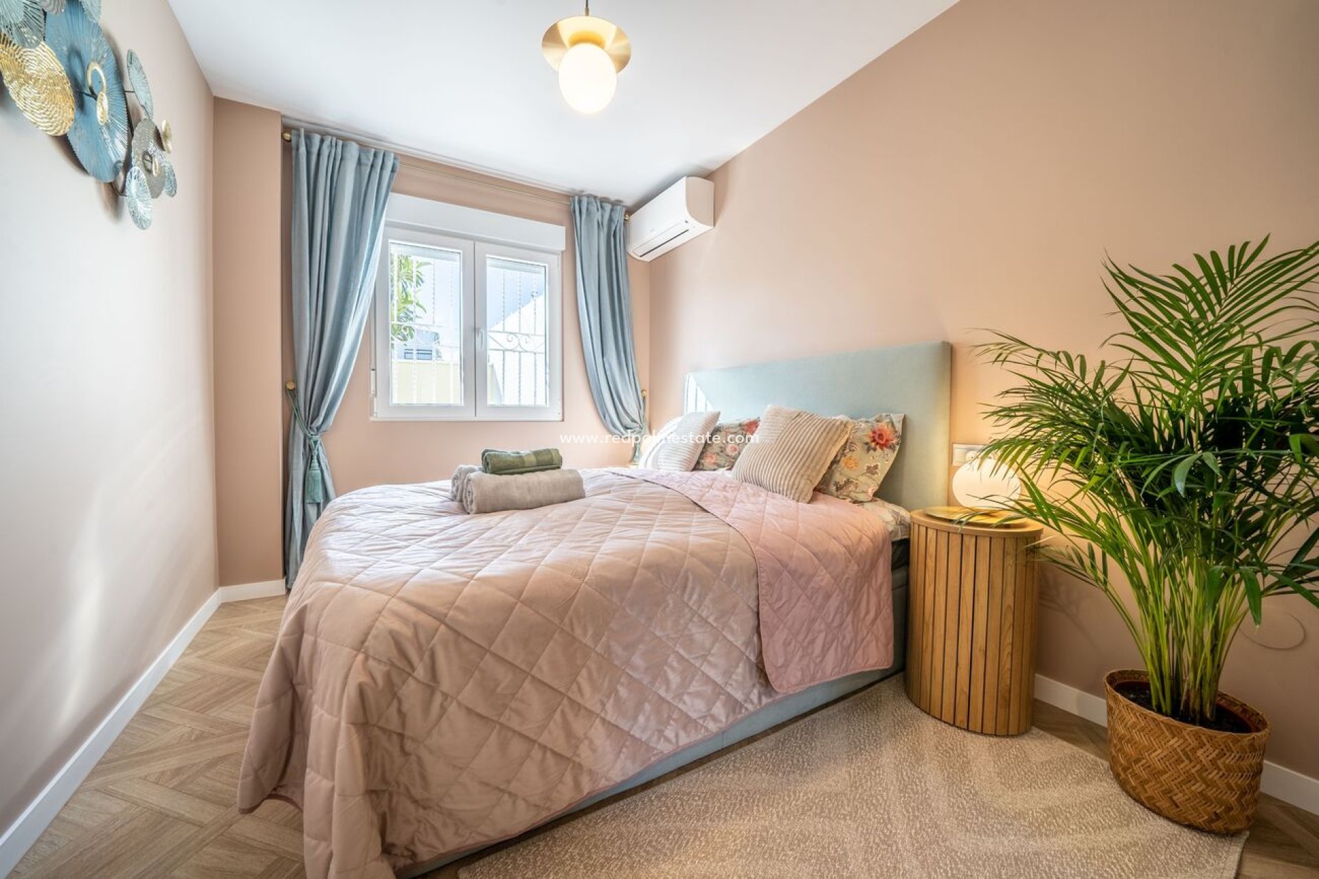 Återförsäljning - Radhus -
Torrevieja