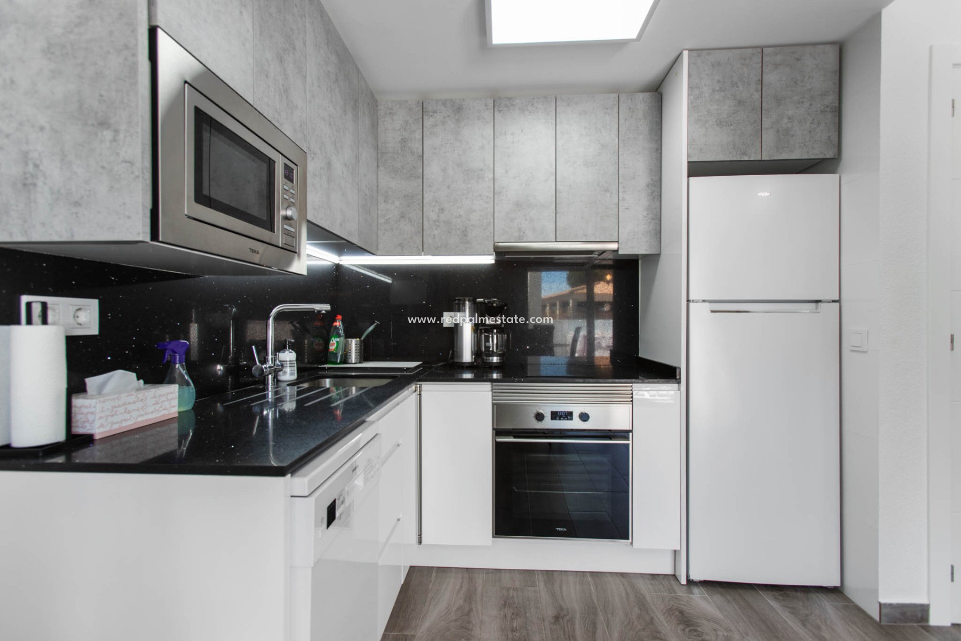 Återförsäljning - Radhus -
Torrevieja