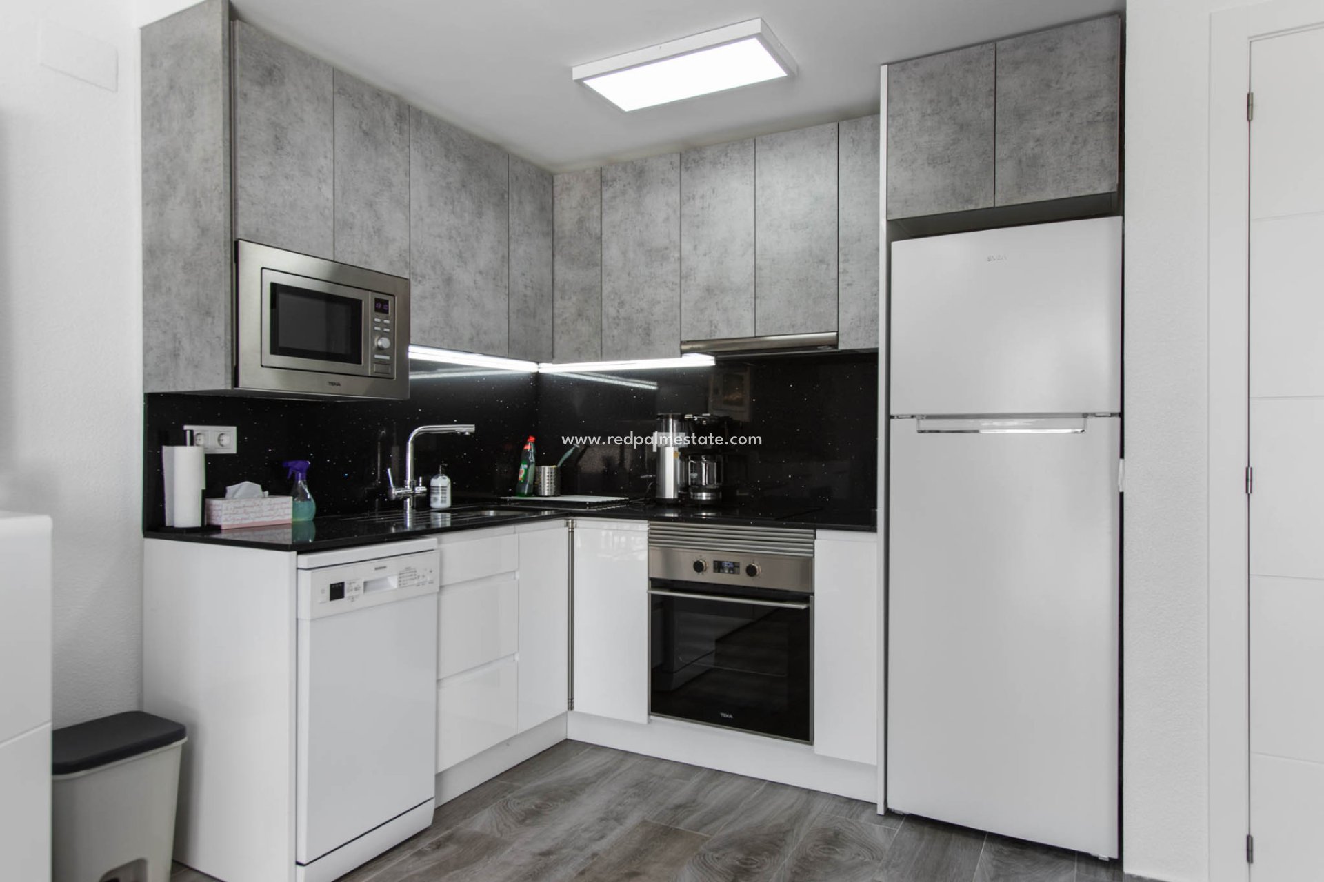 Återförsäljning - Radhus -
Torrevieja