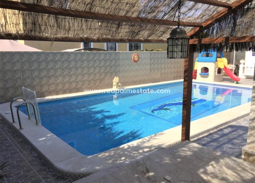 Återförsäljning - Radhus -
Torrevieja