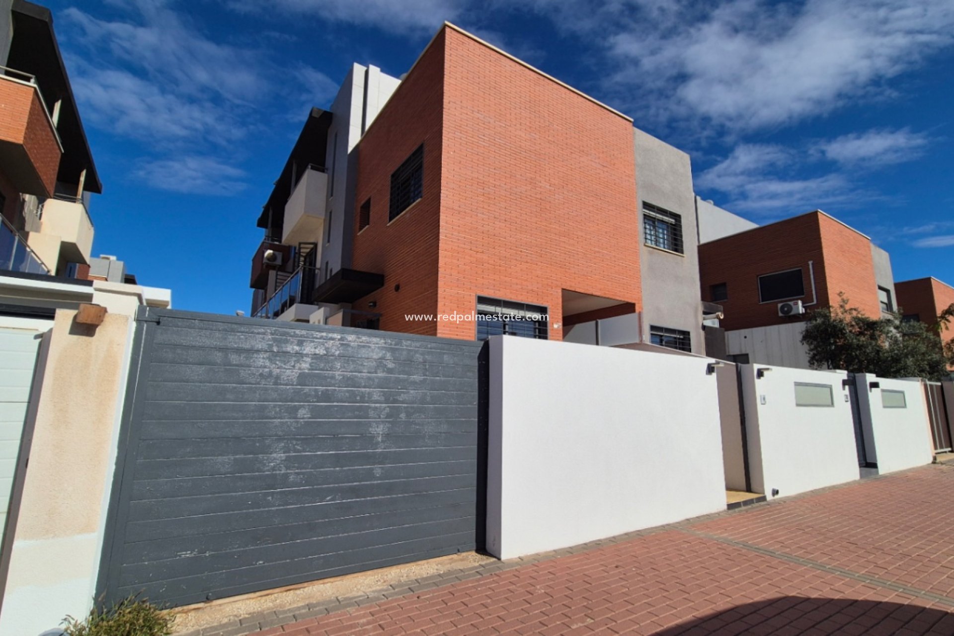 Återförsäljning - Radhus -
Torrevieja