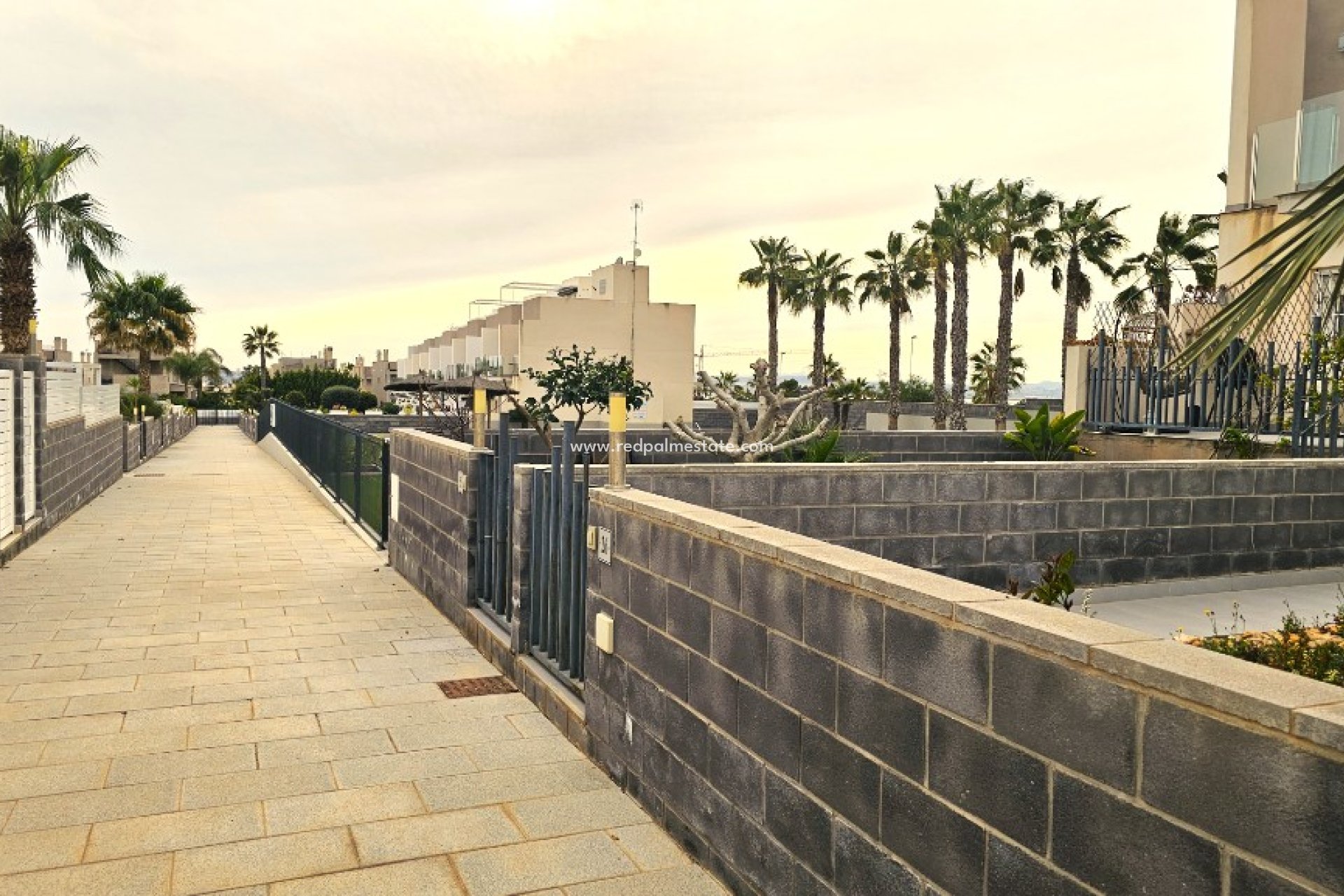 Återförsäljning - Radhus -
Torrevieja