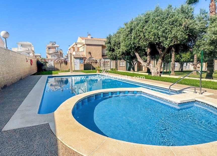 Återförsäljning - Radhus -
Torrevieja