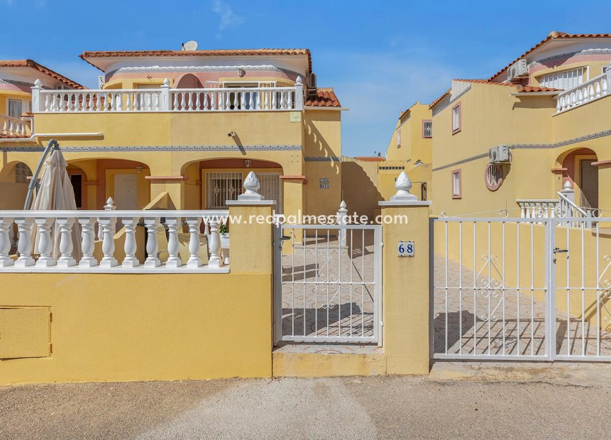 Återförsäljning - Semi Detached Penthouse -
Orihuela Costa - Costa Blanca