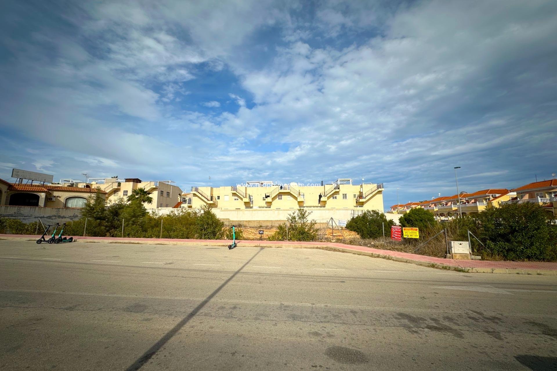 Återförsäljning - Stadsbyggnadstomt -
Orihuela Costa - Playa Flamenca