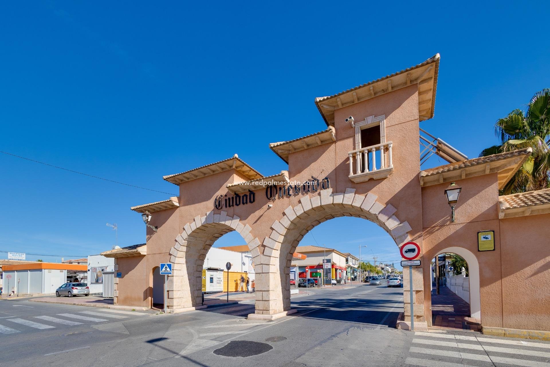 Återförsäljning - Stadshus -
Ciudad quesada - Costa Blanca