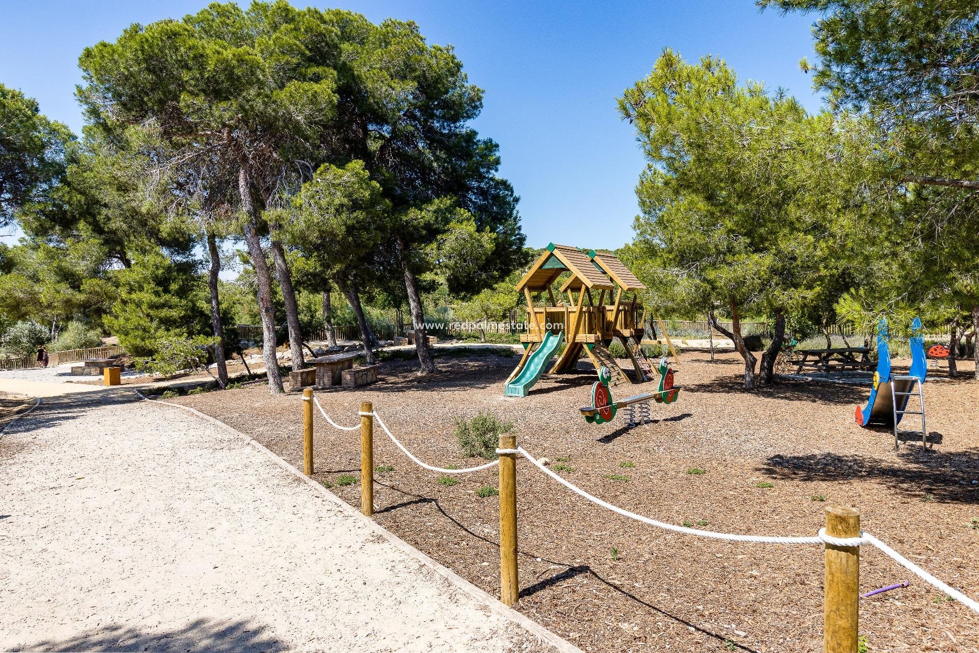 Återförsäljning - Stadshus -
Ciudad quesada - Costa Blanca