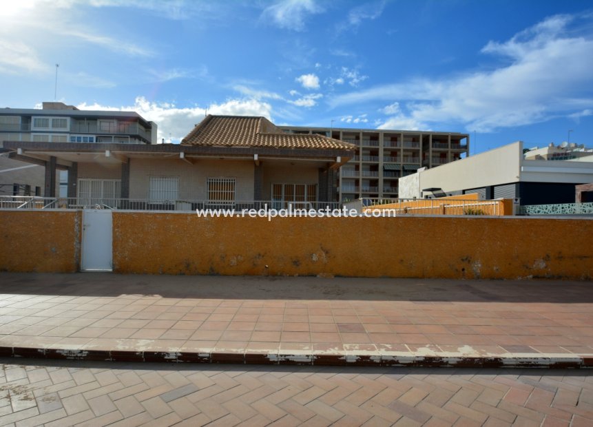 Återförsäljning - Stadshus -
Guardamar del Segura - Costa Blanca