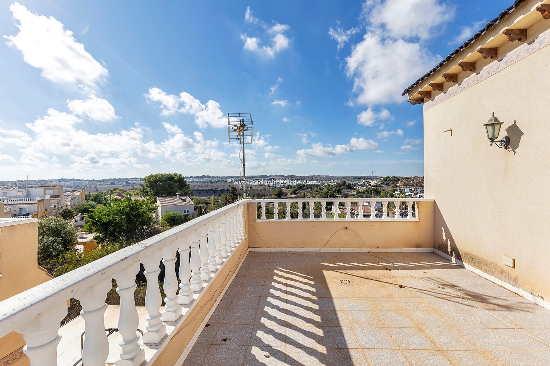 Återförsäljning - Stadshus -
Orihuela Costa - Costa Blanca