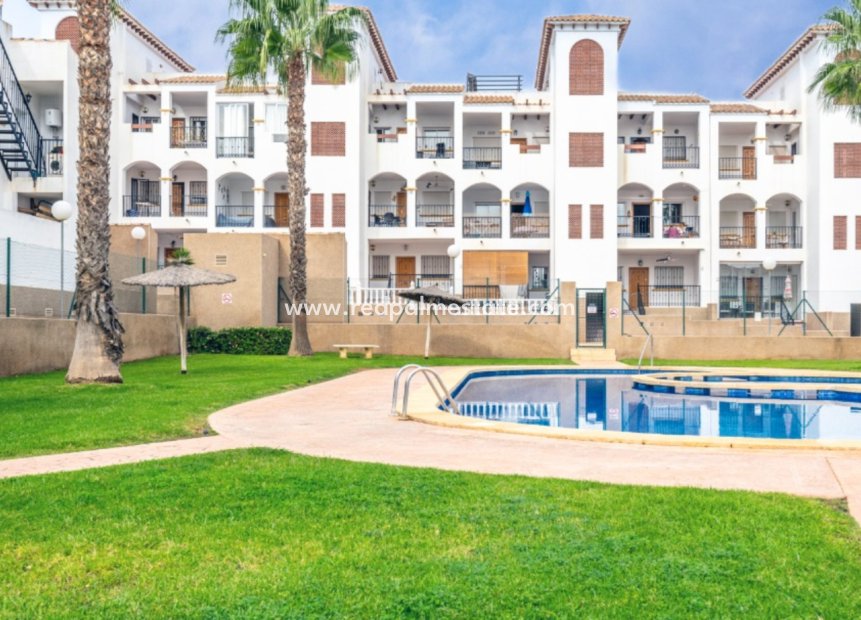 Återförsäljning - Stadshus -
Orihuela Costa - Punta Prima