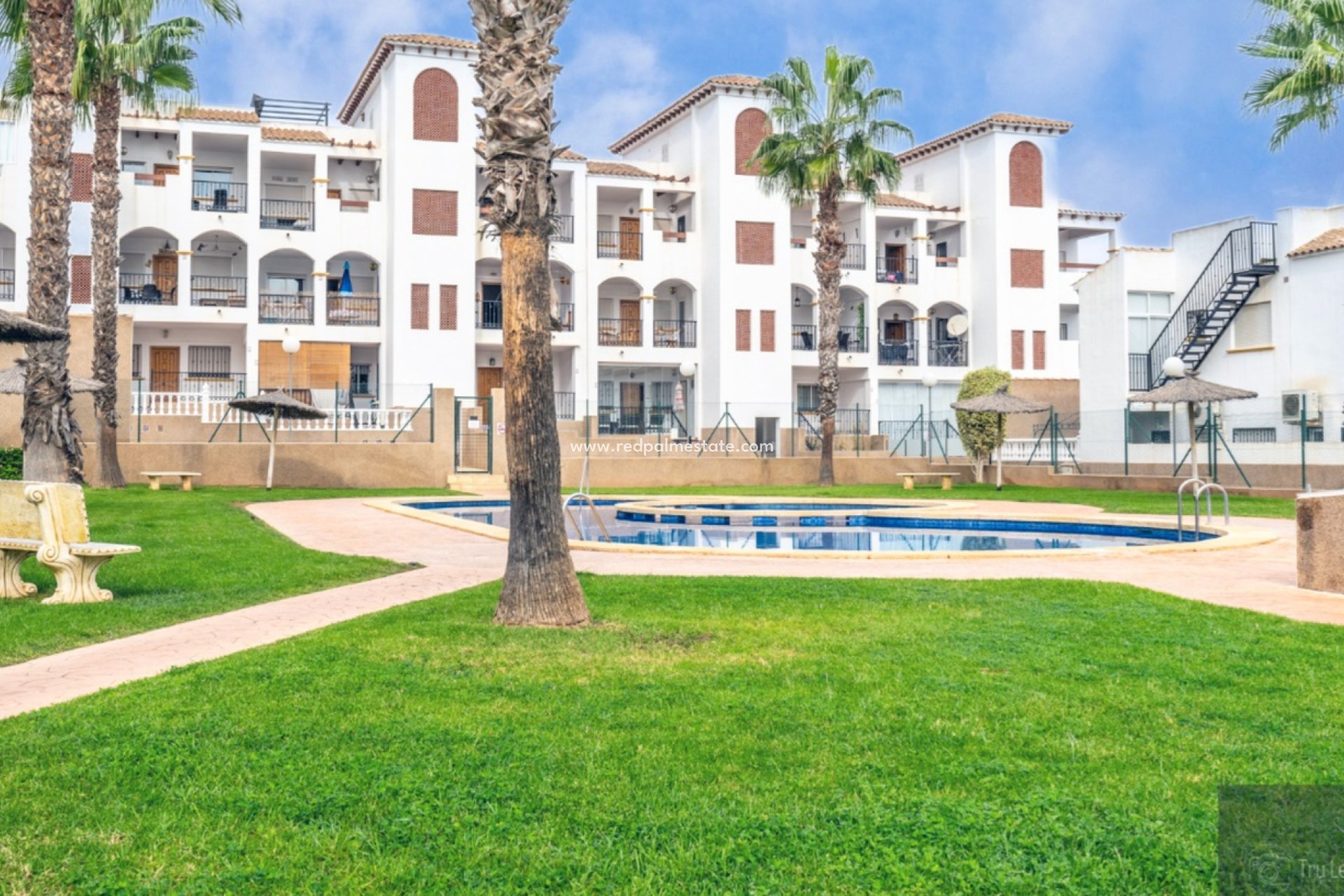 Återförsäljning - Stadshus -
Orihuela Costa - Punta Prima