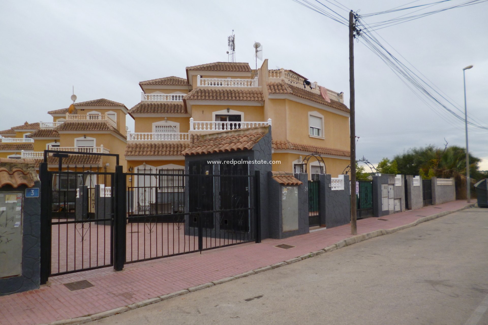 Återförsäljning - Stadshus -
Playa Flamenca - Costa Blanca