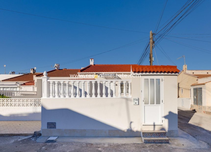 Återförsäljning - Stadshus -
Torrevieja - La Siesta - El Salado -  Torreta