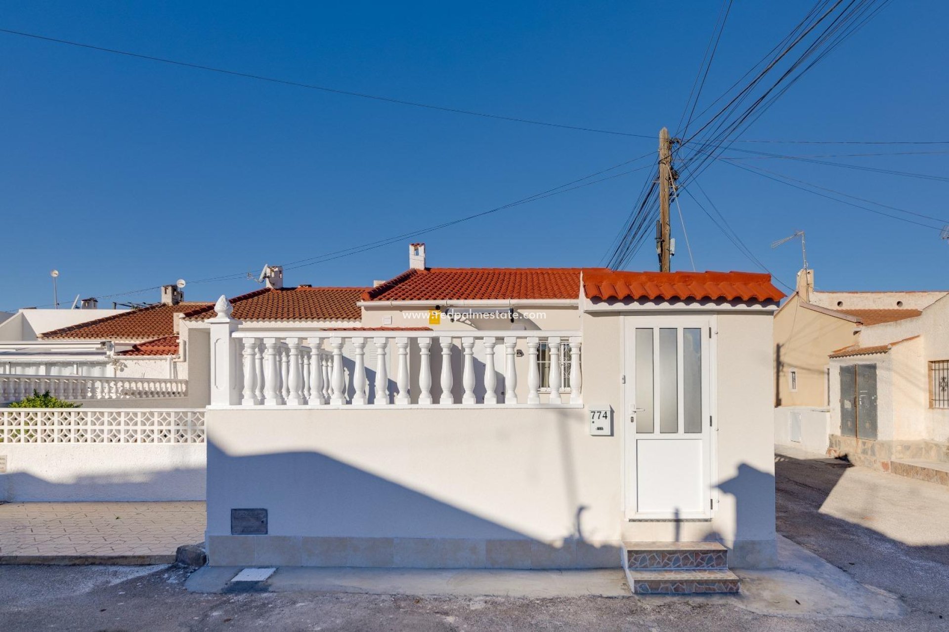 Återförsäljning - Stadshus -
Torrevieja - La Siesta - El Salado -  Torreta