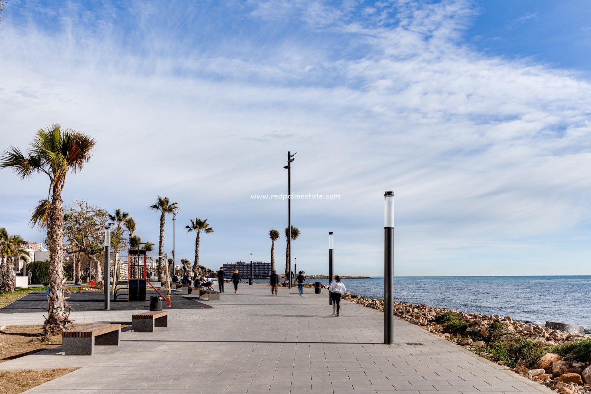 Återförsäljning - Stadshus -
Torrevieja - Parque las naciones