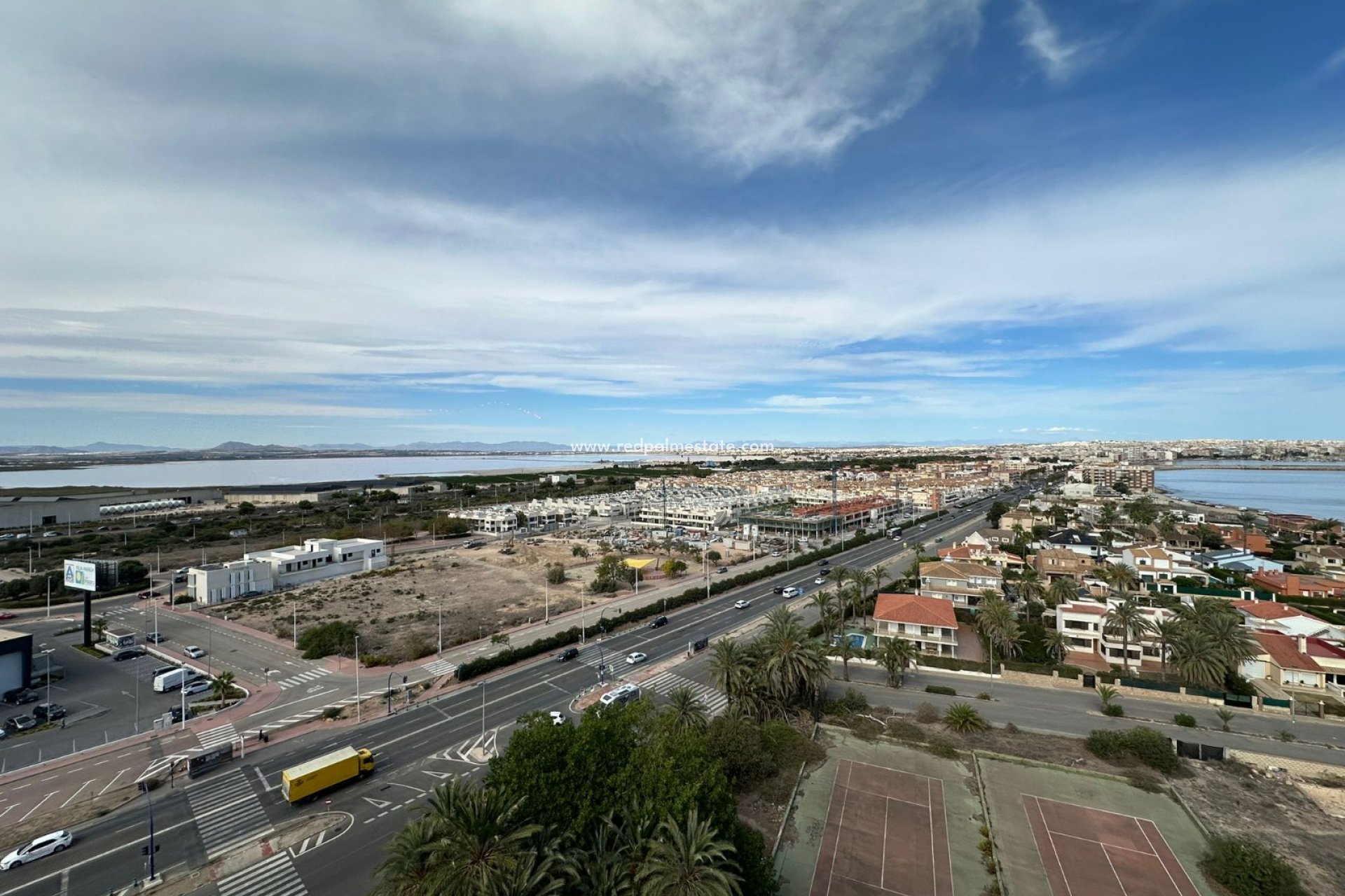 Återförsäljning - Takvåning -
Torrevieja