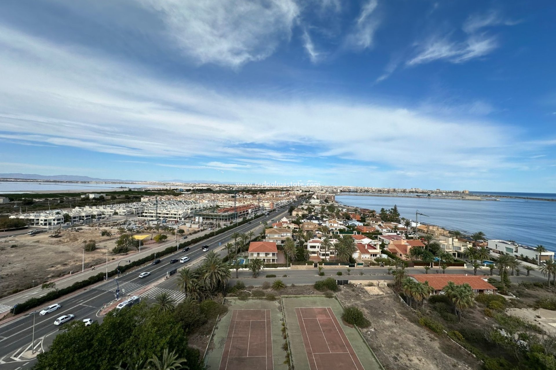 Återförsäljning - Takvåning -
Torrevieja