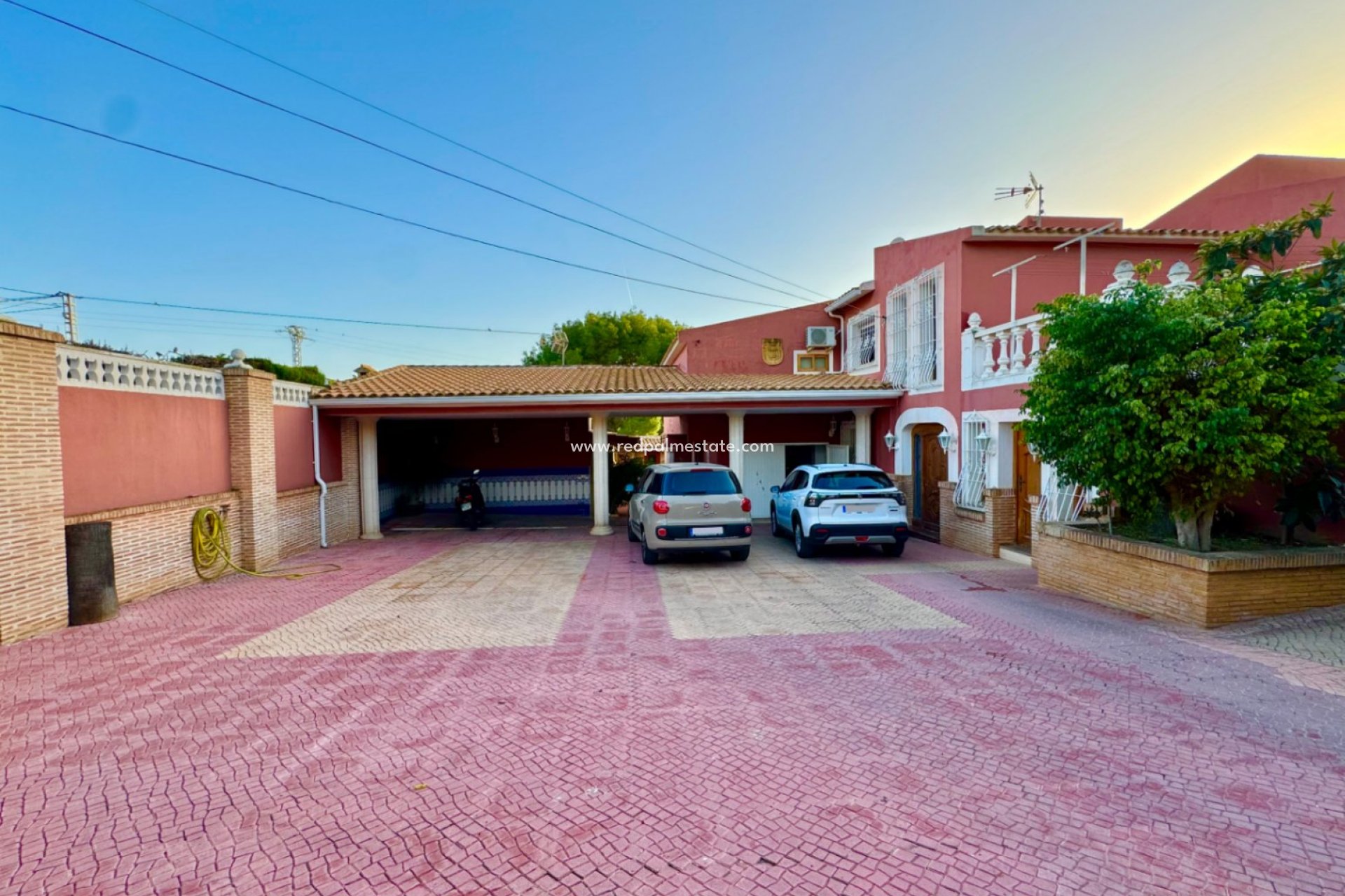 Återförsäljning - Villa -
Alfas del Pí - Costa Blanca