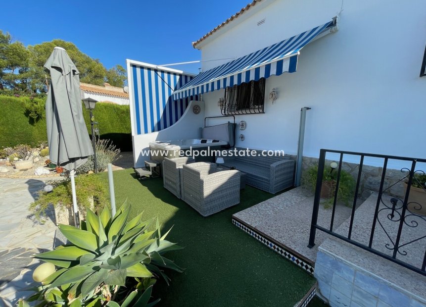 Återförsäljning - Villa -
Alfas del Pi - Costa Blanca