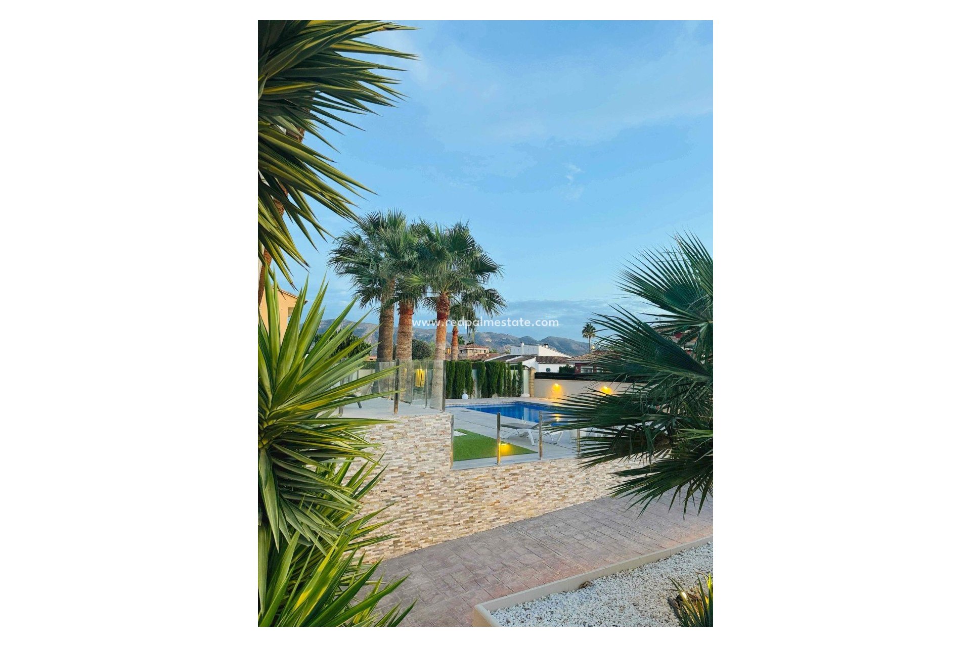 Återförsäljning - Villa -
Alfas del Pi - Costa Blanca