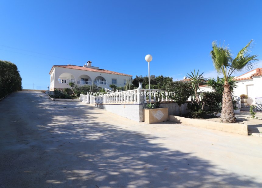 Återförsäljning - Villa -
Algorfa